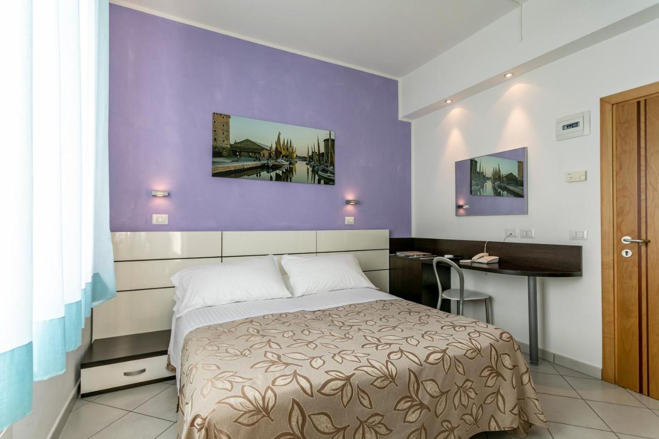 Hotel Baya - In Centro, Sul Mare มิลาโน แมริตทิมา ภายนอก รูปภาพ
