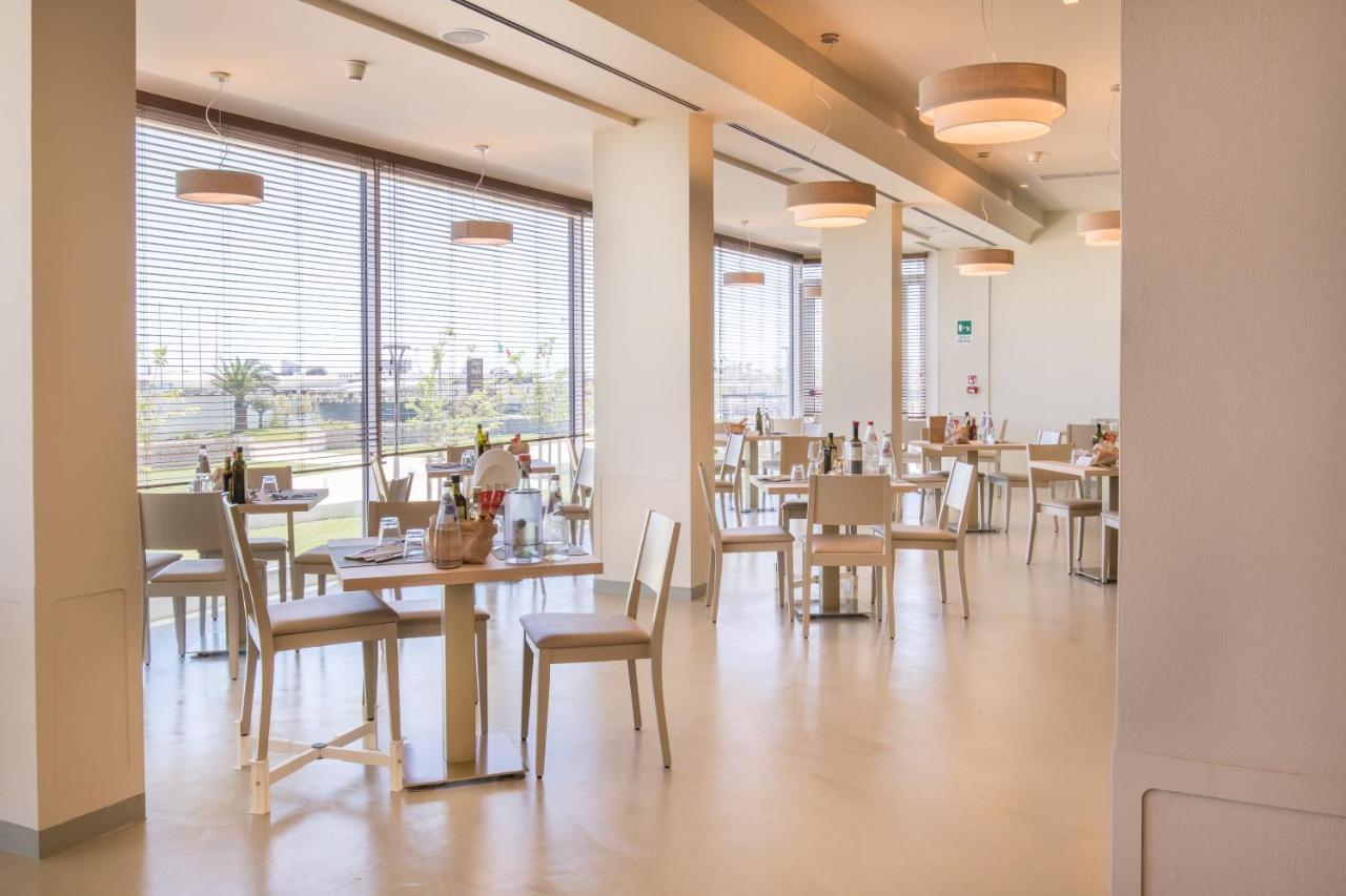 Hotel Baya - In Centro, Sul Mare มิลาโน แมริตทิมา ภายนอก รูปภาพ