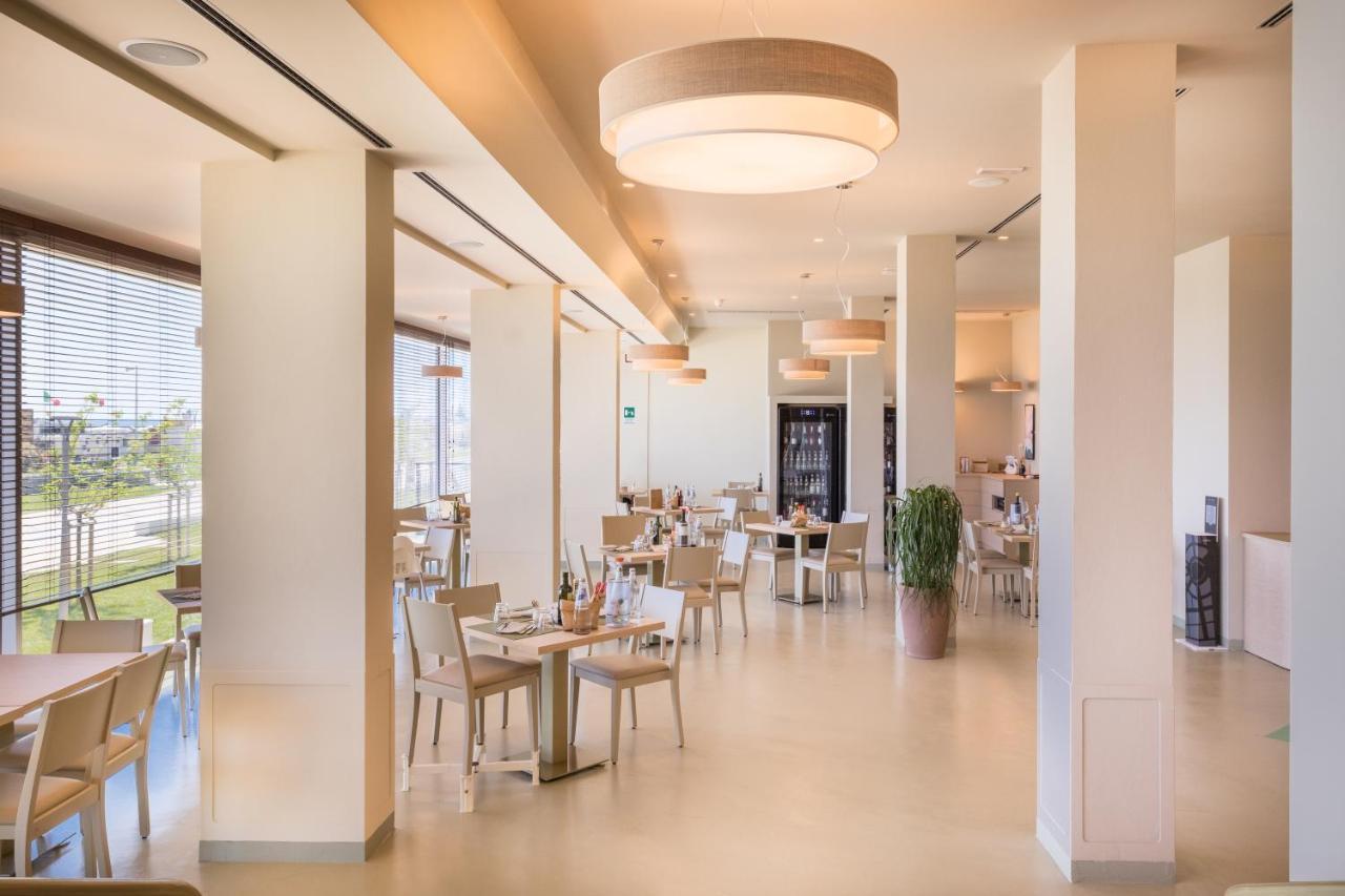 Hotel Baya - In Centro, Sul Mare มิลาโน แมริตทิมา ภายนอก รูปภาพ