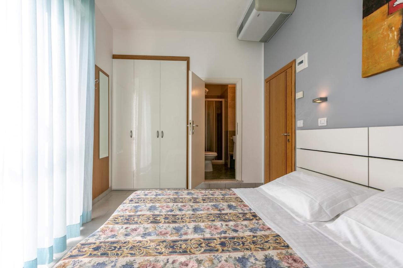Hotel Baya - In Centro, Sul Mare มิลาโน แมริตทิมา ภายนอก รูปภาพ