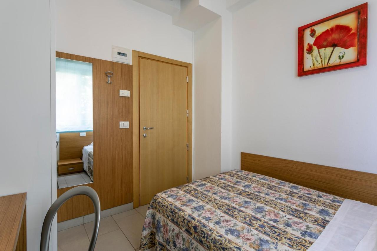 Hotel Baya - In Centro, Sul Mare มิลาโน แมริตทิมา ภายนอก รูปภาพ
