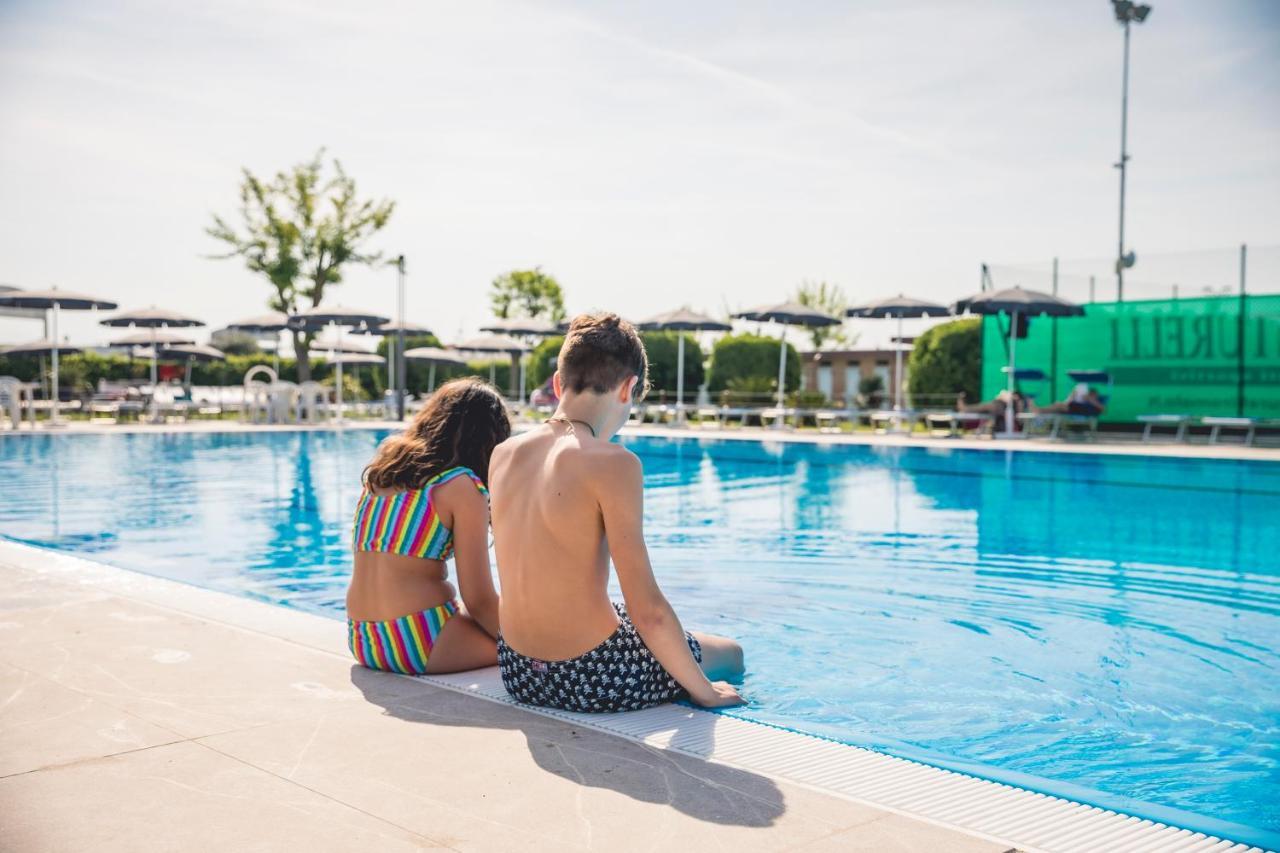 Hotel Baya - In Centro, Sul Mare มิลาโน แมริตทิมา ภายนอก รูปภาพ