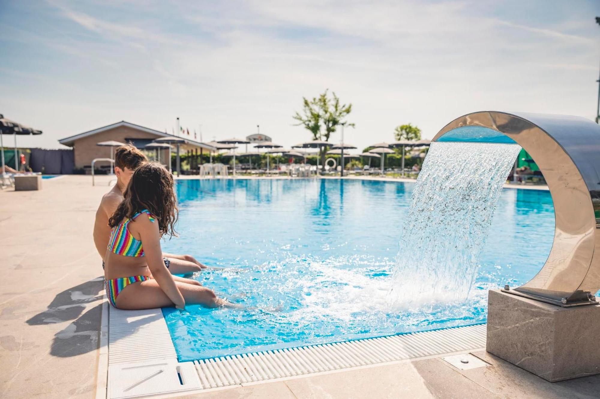Hotel Baya - In Centro, Sul Mare มิลาโน แมริตทิมา ภายนอก รูปภาพ