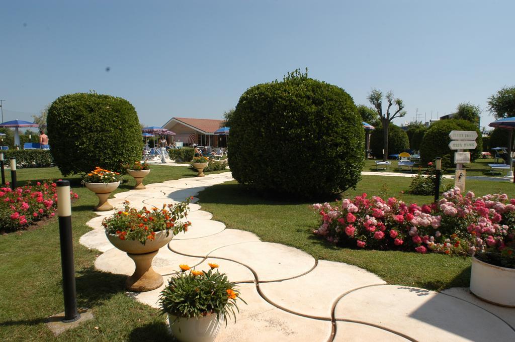 Hotel Baya - In Centro, Sul Mare มิลาโน แมริตทิมา ภายนอก รูปภาพ