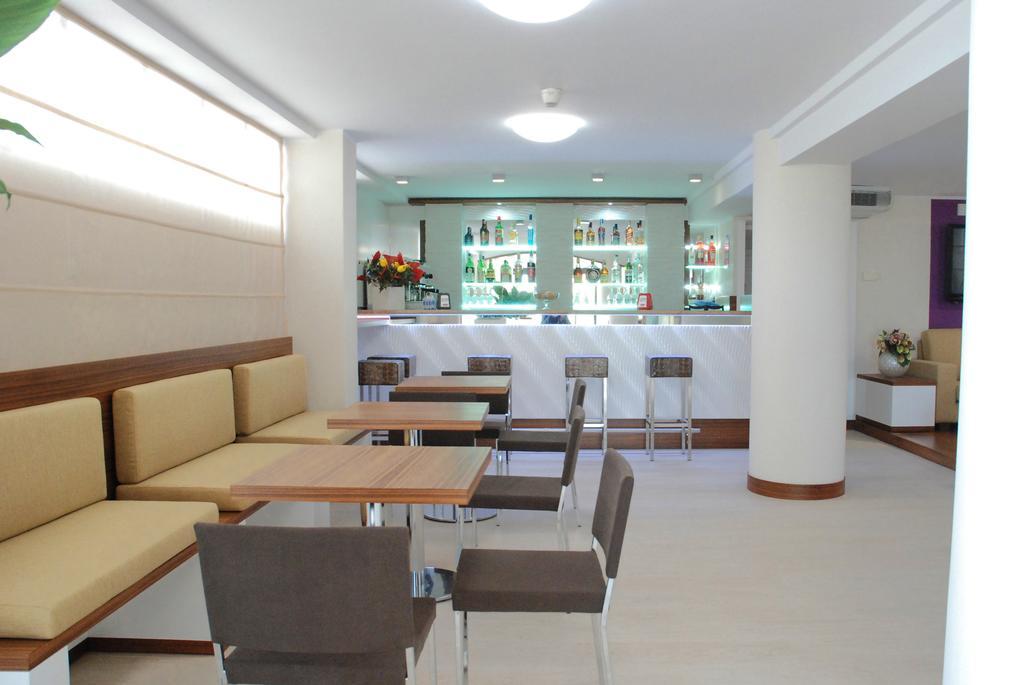 Hotel Baya - In Centro, Sul Mare มิลาโน แมริตทิมา ภายนอก รูปภาพ