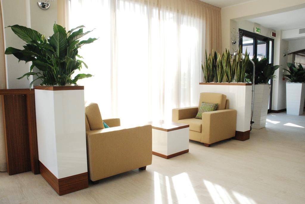 Hotel Baya - In Centro, Sul Mare มิลาโน แมริตทิมา ภายนอก รูปภาพ