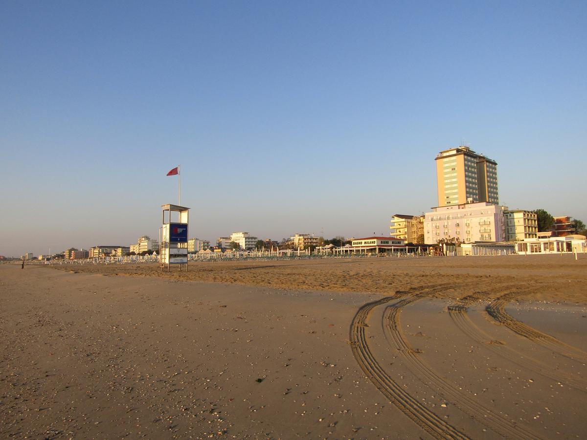Hotel Baya - In Centro, Sul Mare มิลาโน แมริตทิมา ภายนอก รูปภาพ