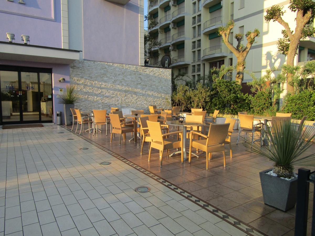 Hotel Baya - In Centro, Sul Mare มิลาโน แมริตทิมา ภายนอก รูปภาพ